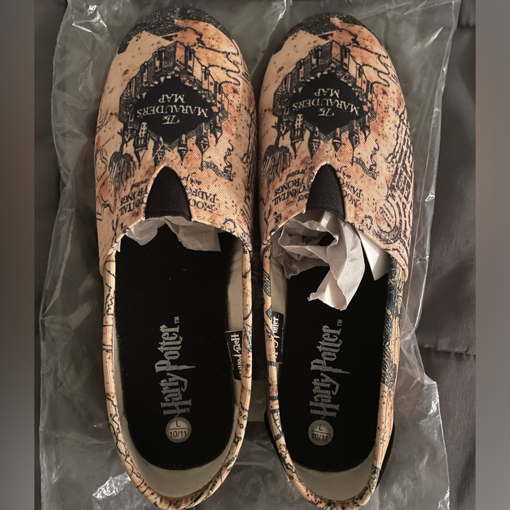 Harry Potter Marauder’s Map Shoes NWOT Size 10/11